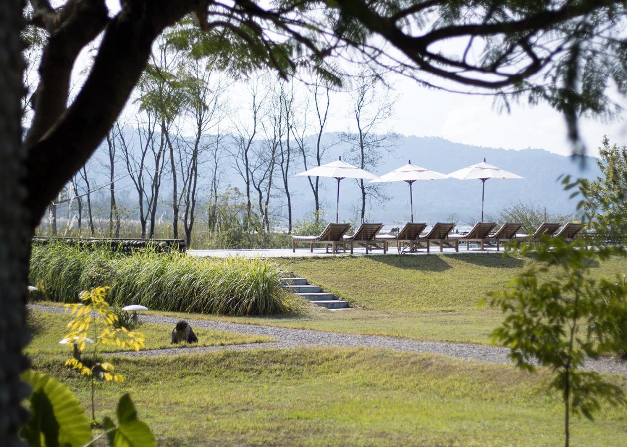 Sanctuary Chitwan National Park Hotel Ngoại thất bức ảnh