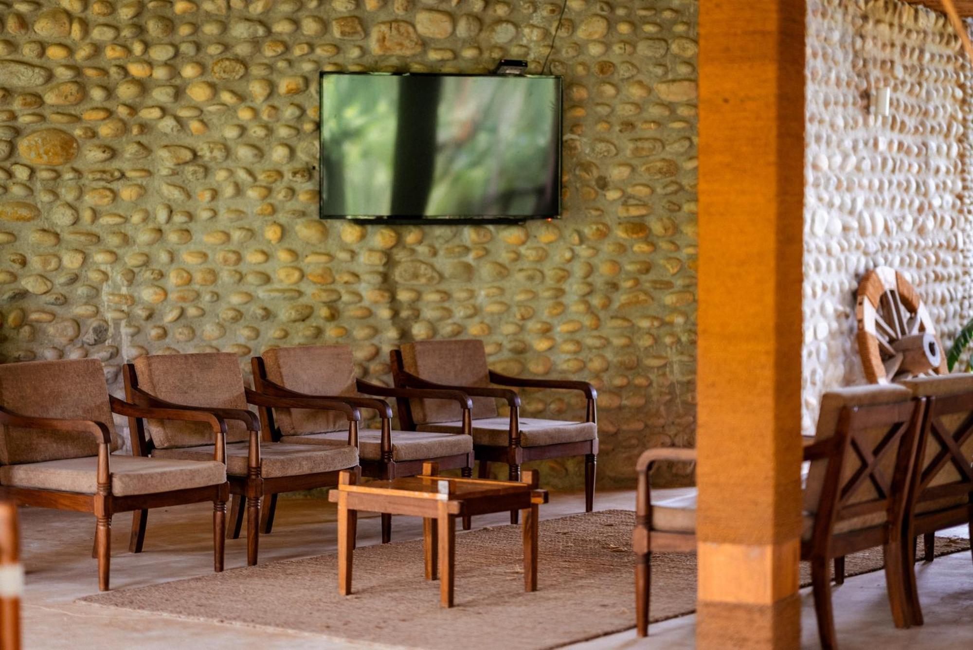 Sanctuary Chitwan National Park Hotel Ngoại thất bức ảnh