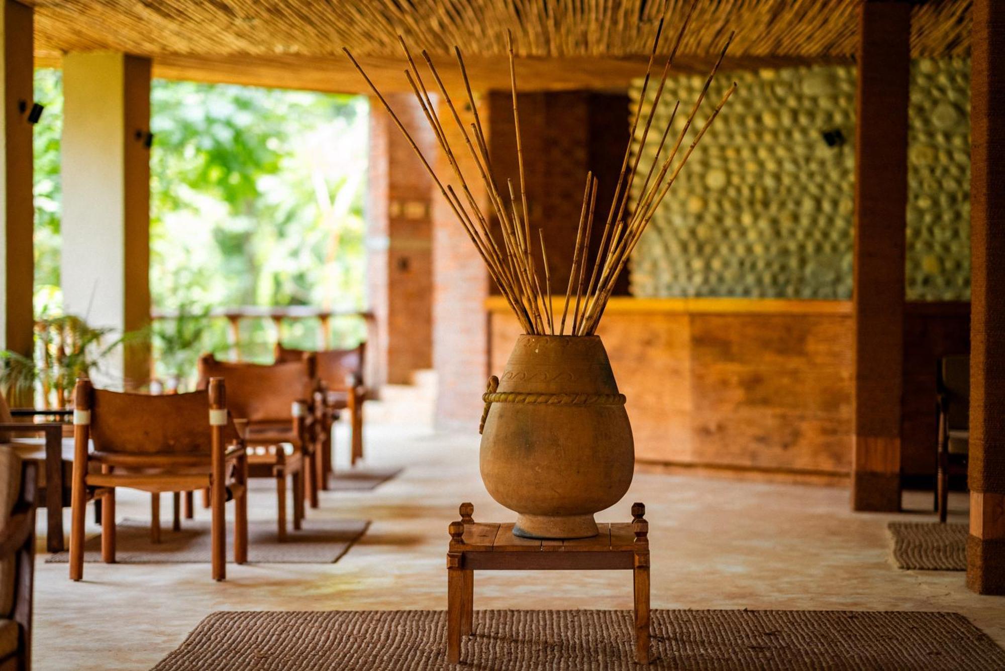Sanctuary Chitwan National Park Hotel Ngoại thất bức ảnh