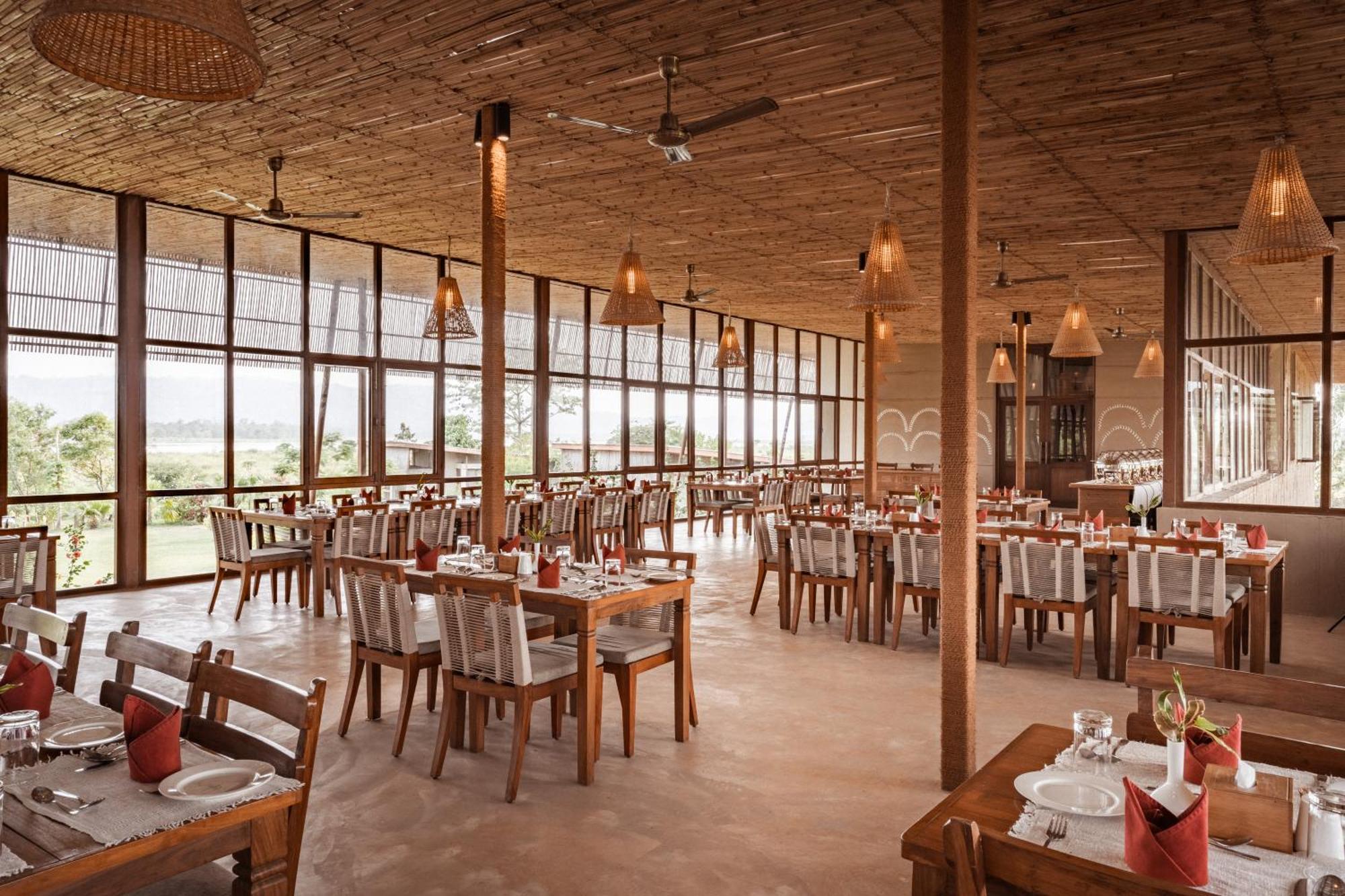 Sanctuary Chitwan National Park Hotel Ngoại thất bức ảnh