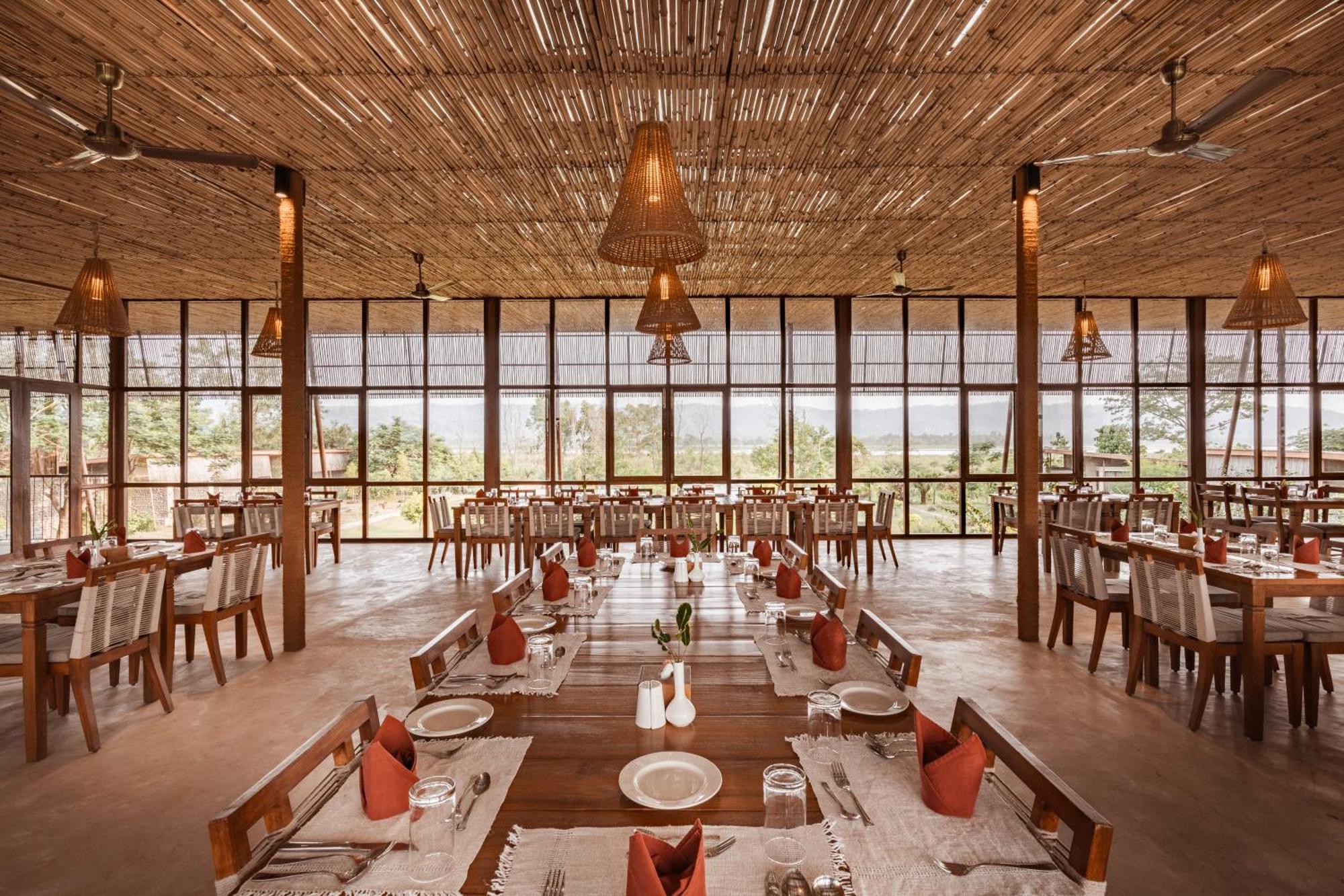 Sanctuary Chitwan National Park Hotel Ngoại thất bức ảnh