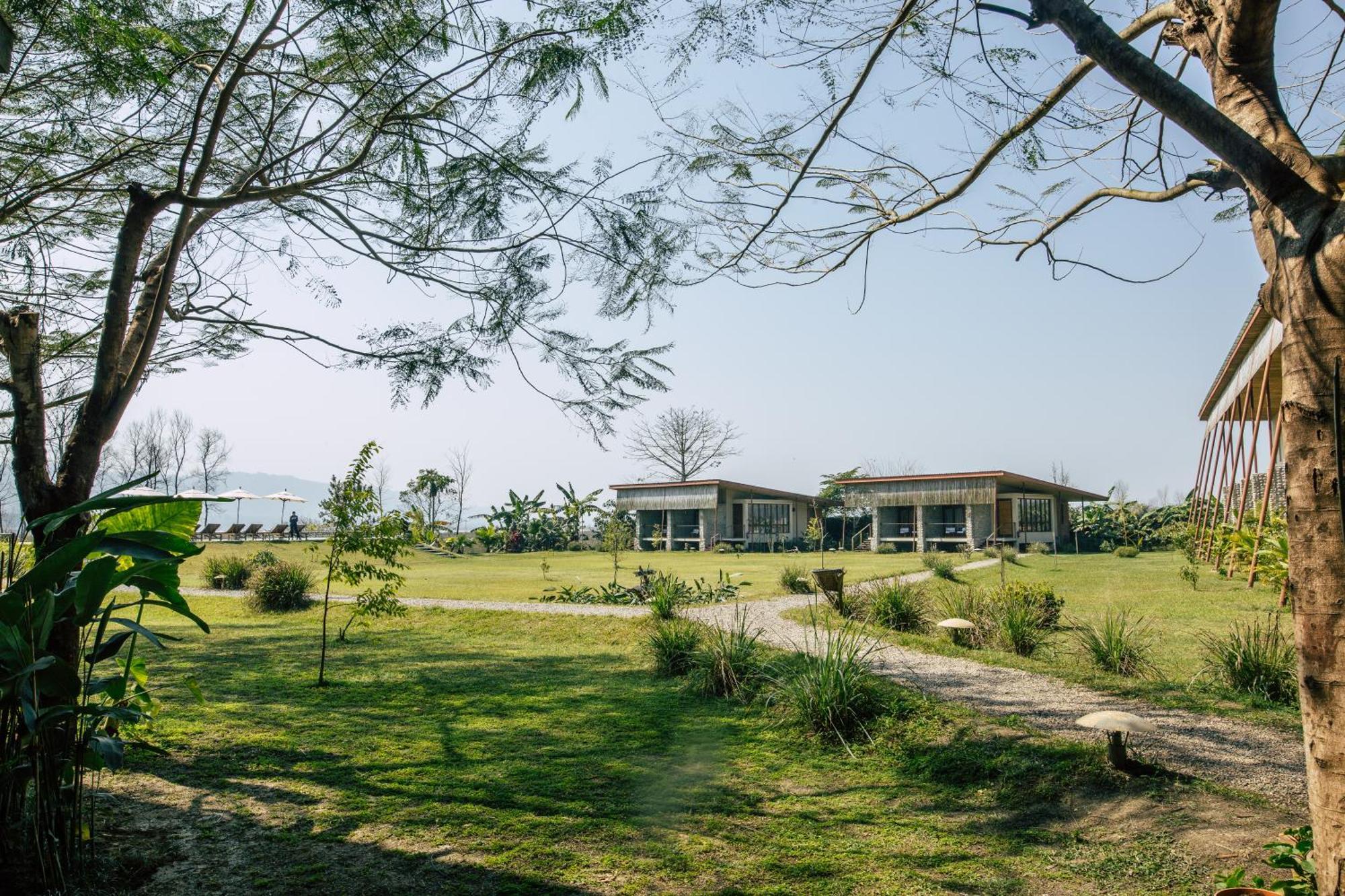Sanctuary Chitwan National Park Hotel Ngoại thất bức ảnh