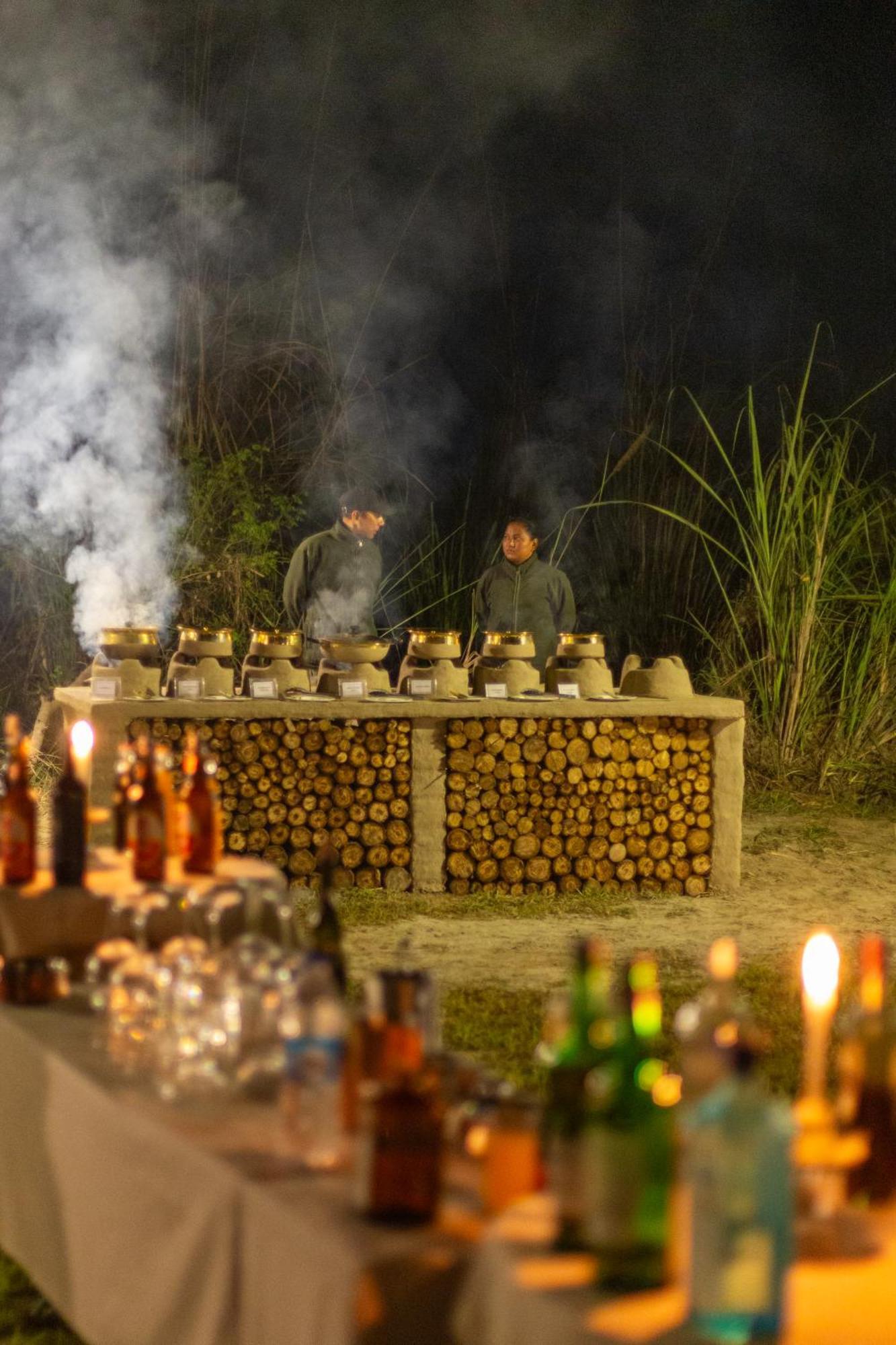 Sanctuary Chitwan National Park Hotel Ngoại thất bức ảnh