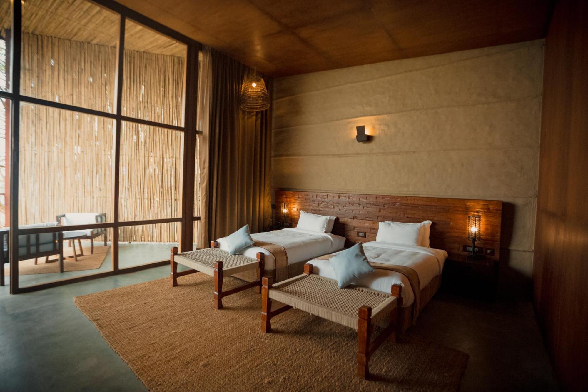 Sanctuary Chitwan National Park Hotel Ngoại thất bức ảnh